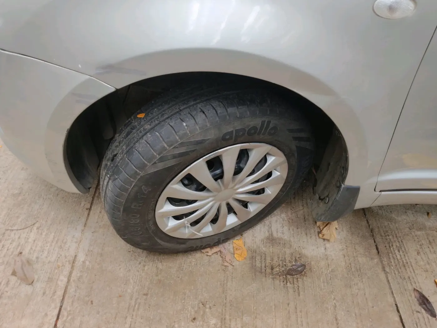 2012 Maruti Swift Dzire VXI, CNG, Manual, 63,940 km, tyre