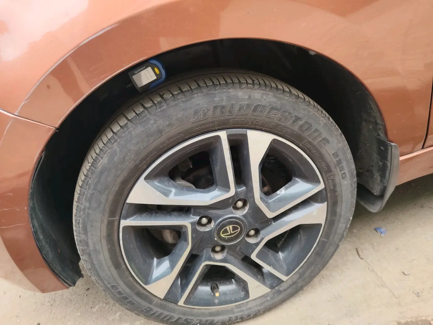 2017 Tata TIGOR XZ PETROL, Petrol, Manual, 49,241 km, tyre