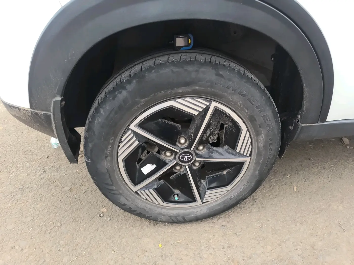 2024 Tata NEXON EV FEARLESS LONG RANGE, Electric, Automatic, 33,794 km, tyre