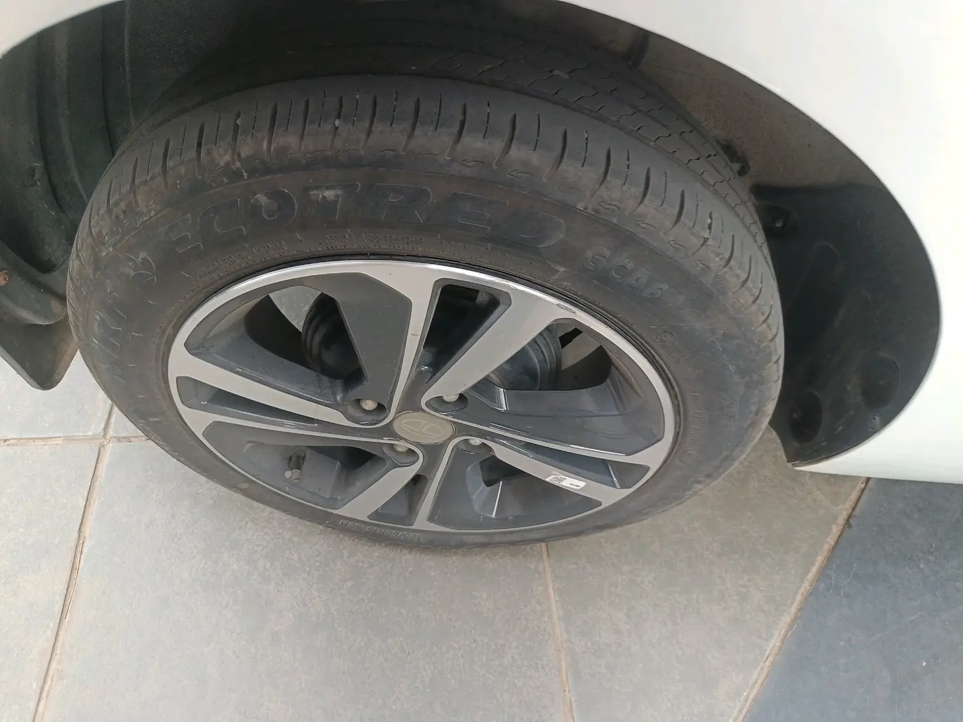 2024 Tata ALTROZ  XZ PLUS (S) , Diesel, Manual, 31,296 km, tyre