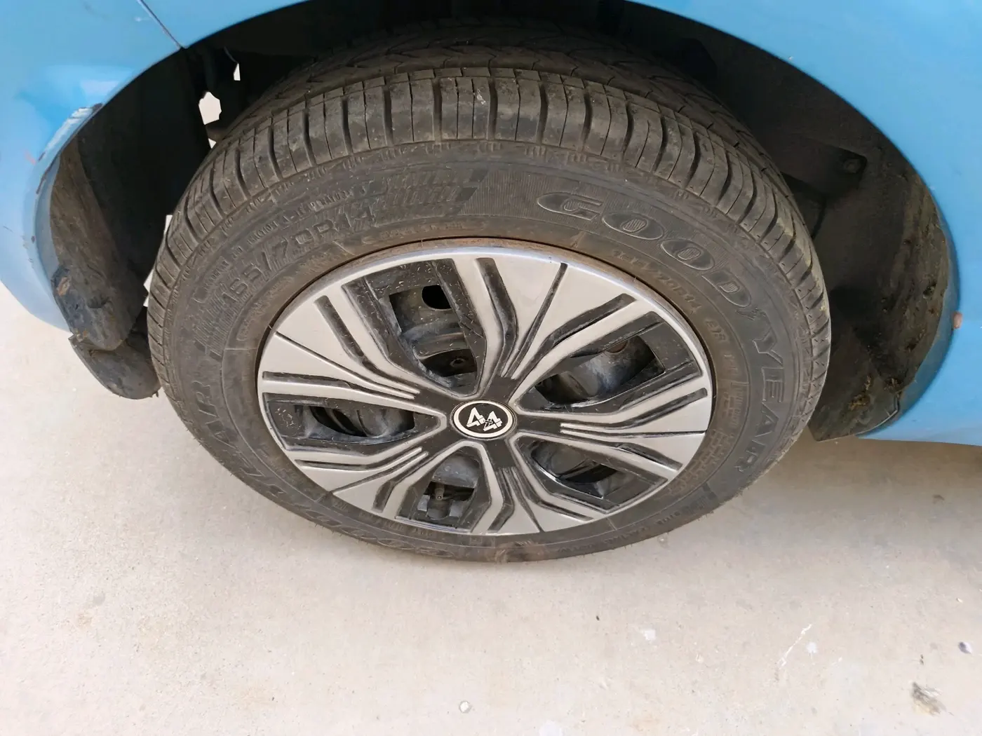 2017 Tata Tiago XT PETROL, Petrol, Manual, 71,112 km, tyre