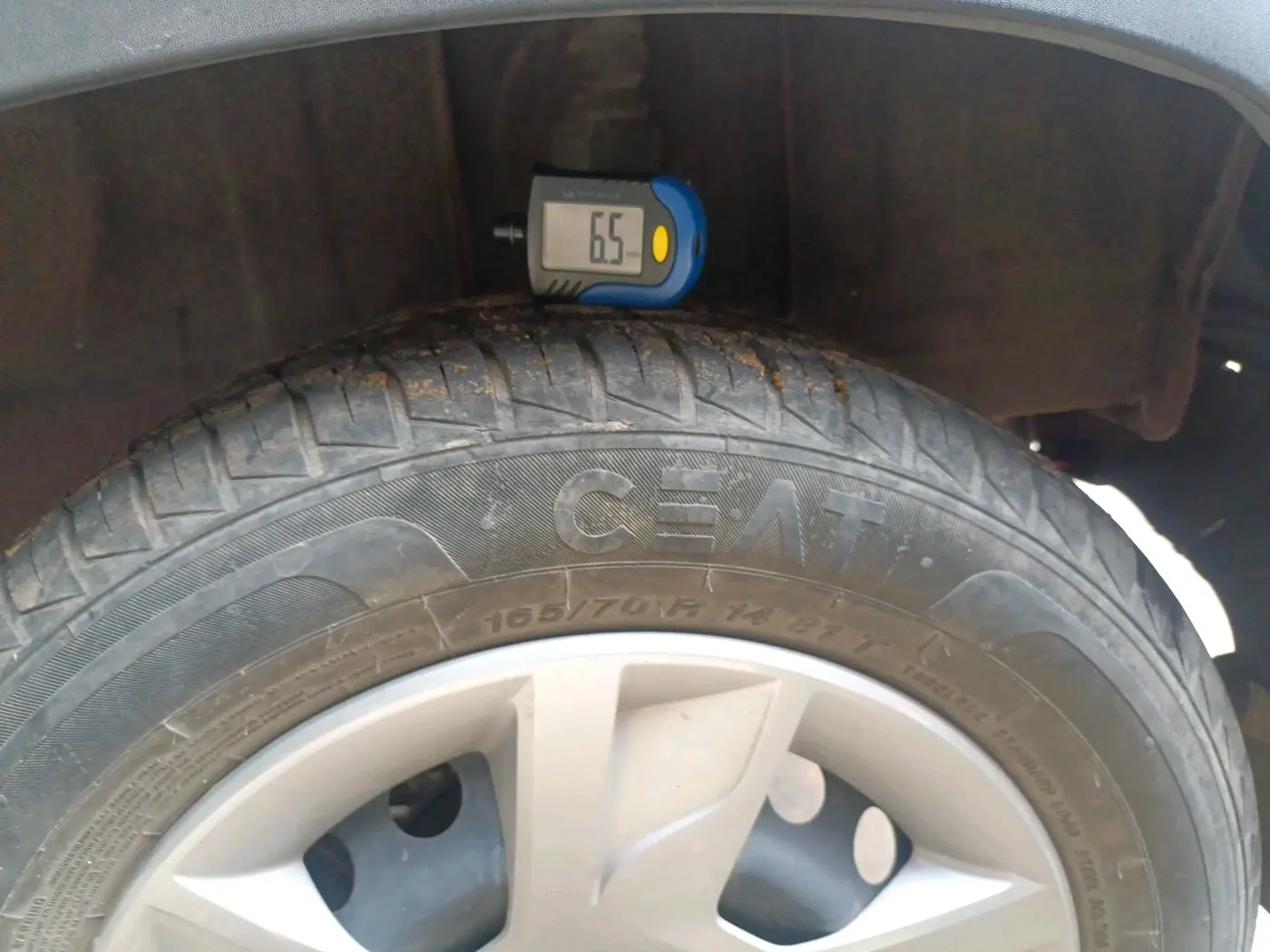 2021 Renault Kwid RXT 1.0 AMT (O), Petrol, Automatic, 22,891 km, tyre