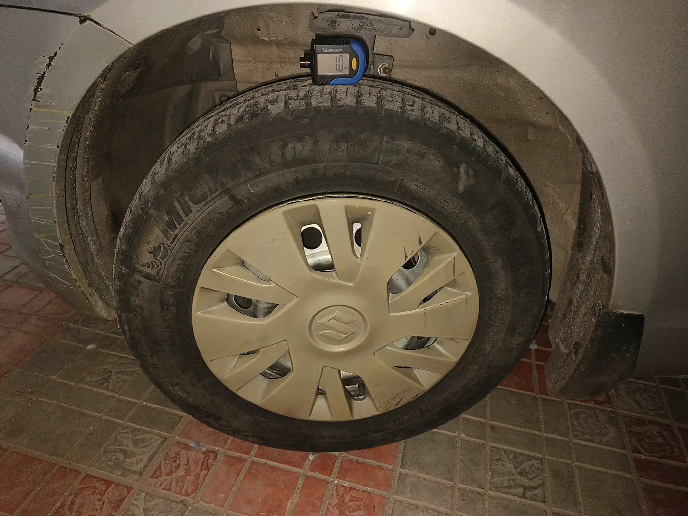 2011 Maruti Swift LXI, Petrol, Manual, 1,30,264 km, tyre
