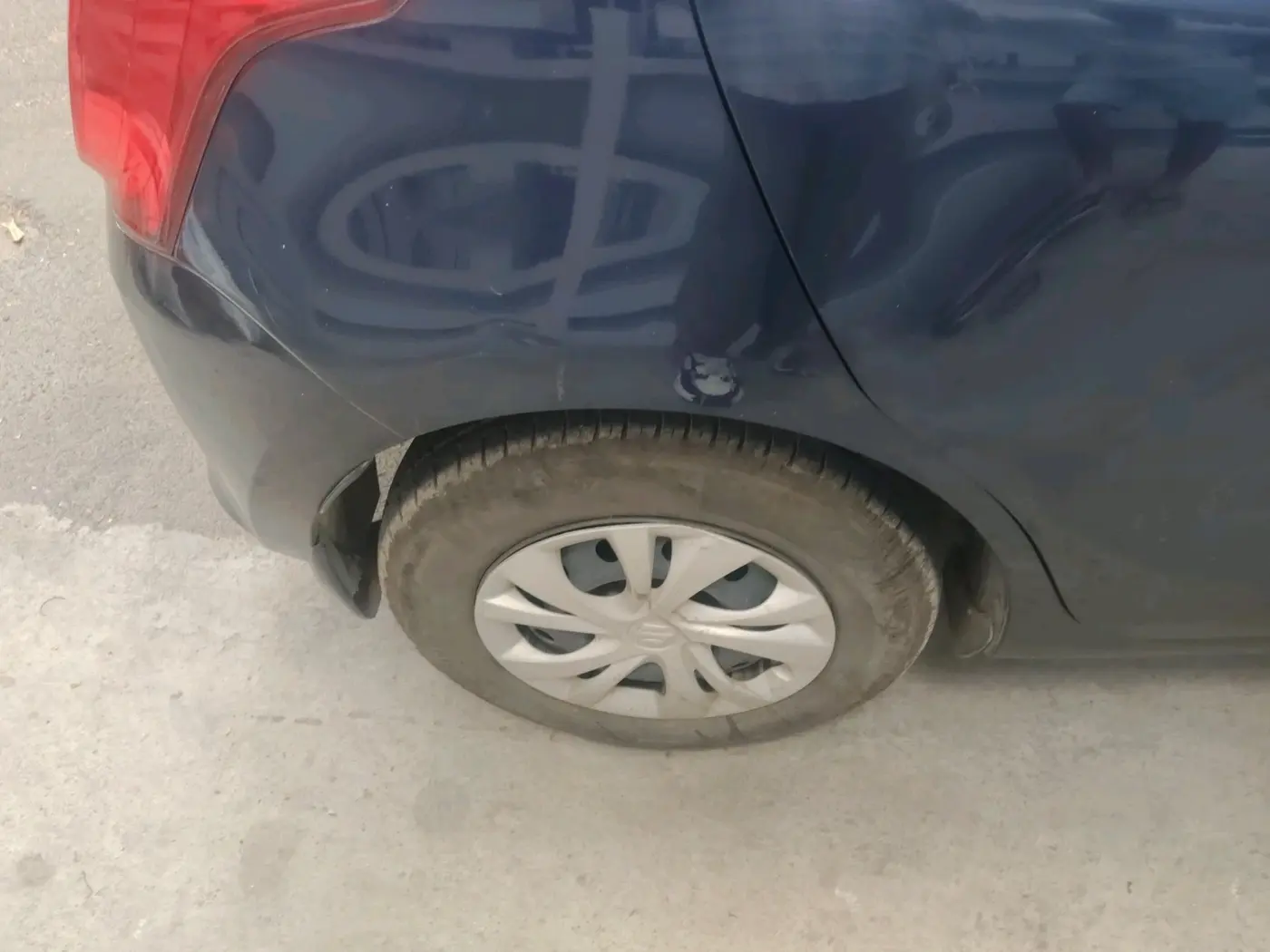 2023 Maruti Swift VXI, Petrol, Manual, 17,589 km, tyre