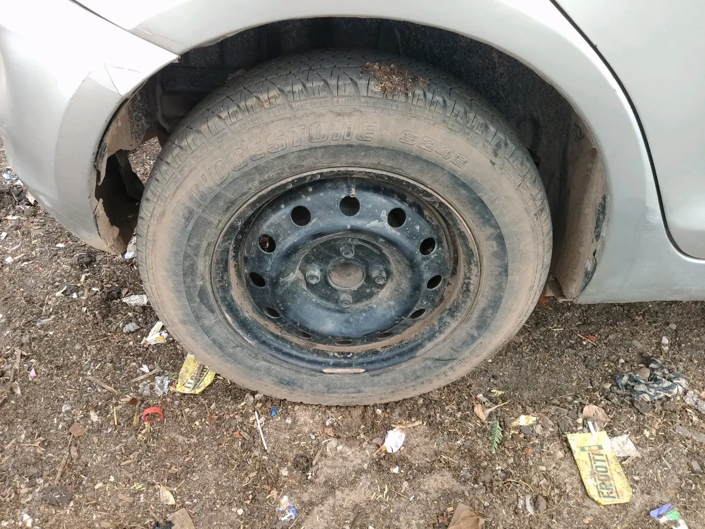 2013 Maruti Swift VXI, Petrol, Manual, 79,858 km, tyre