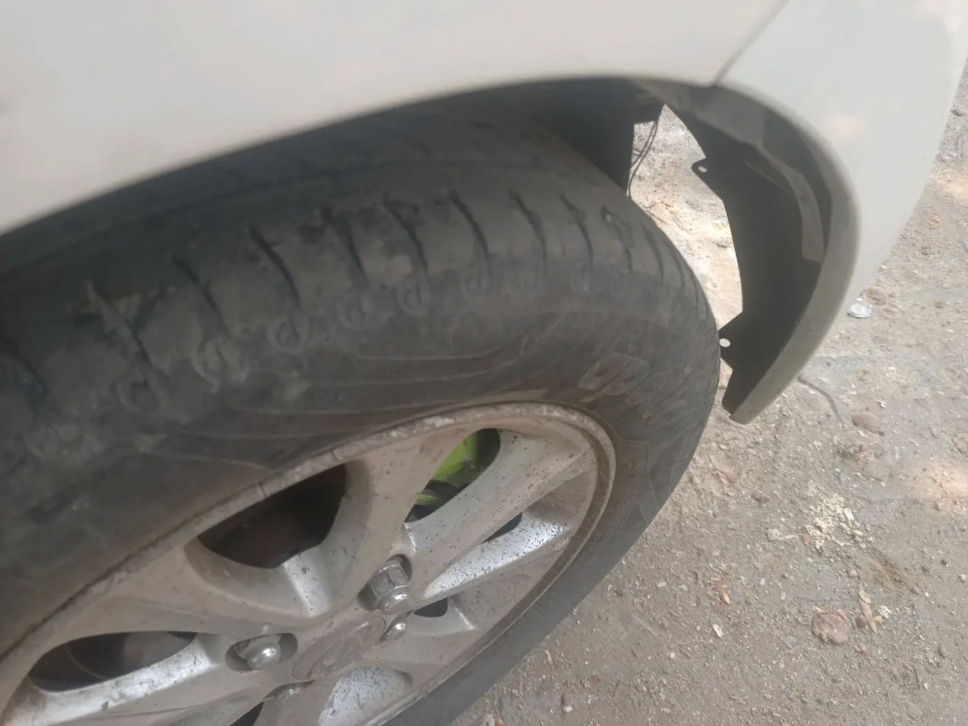 2015 Hyundai Grand i10 ASTA AT 1.2 KAPPA VTVT, CNG, Automatic, 93,916 km, tyre