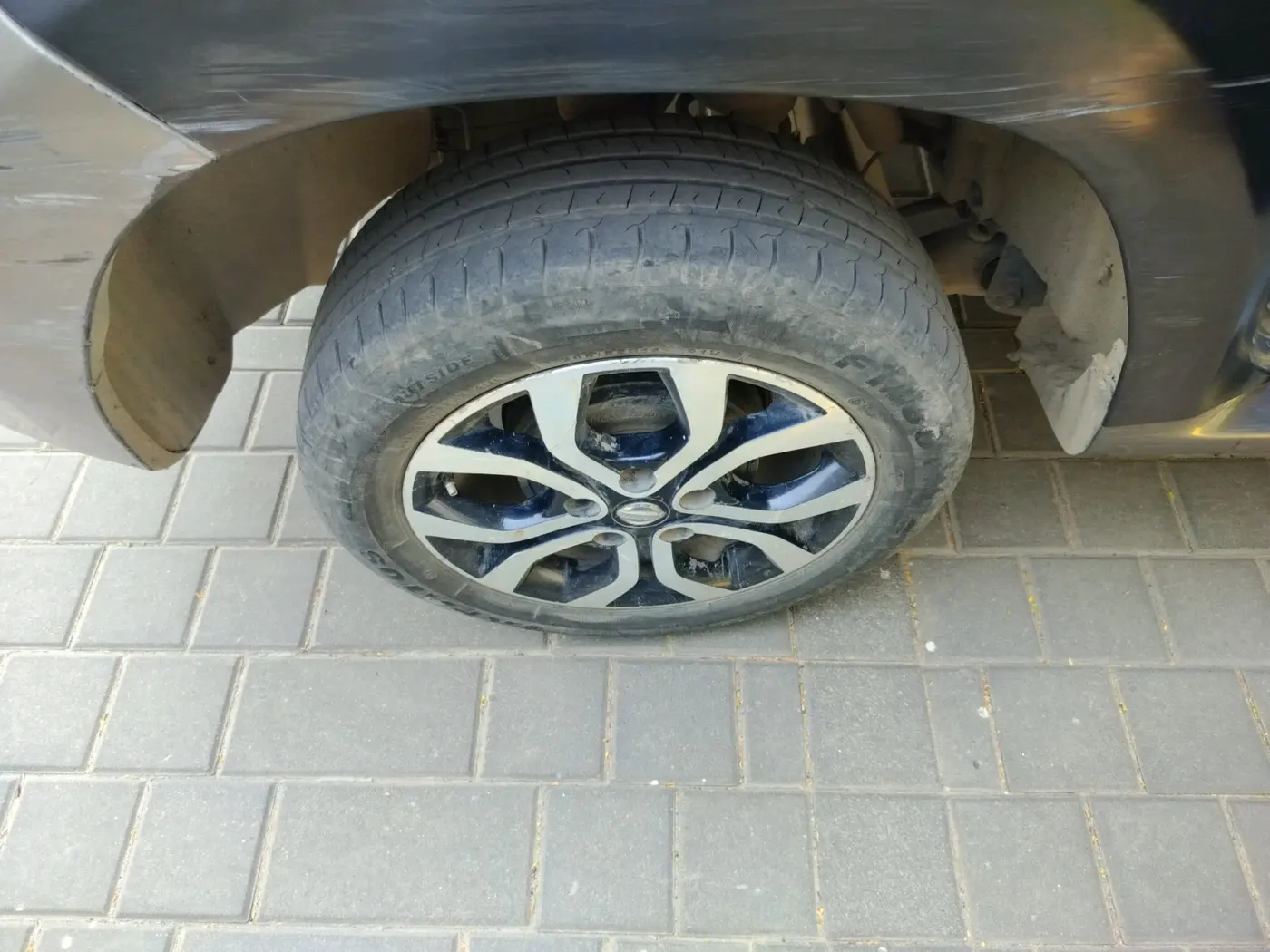 2016 Nissan Terrano XE (D), Diesel, Manual, 1,57,130 km, tyre