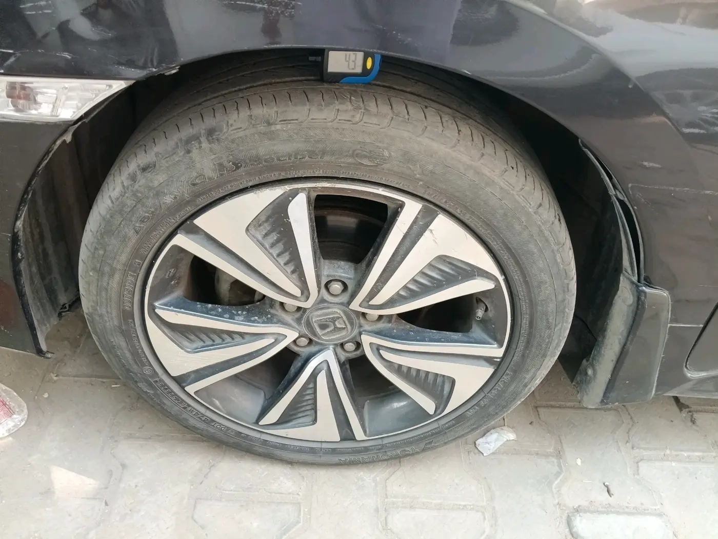 2019 Honda Civic 1.8L I-VTEC ZX CVT, Petrol, Automatic, 1,34,273 km, tyre