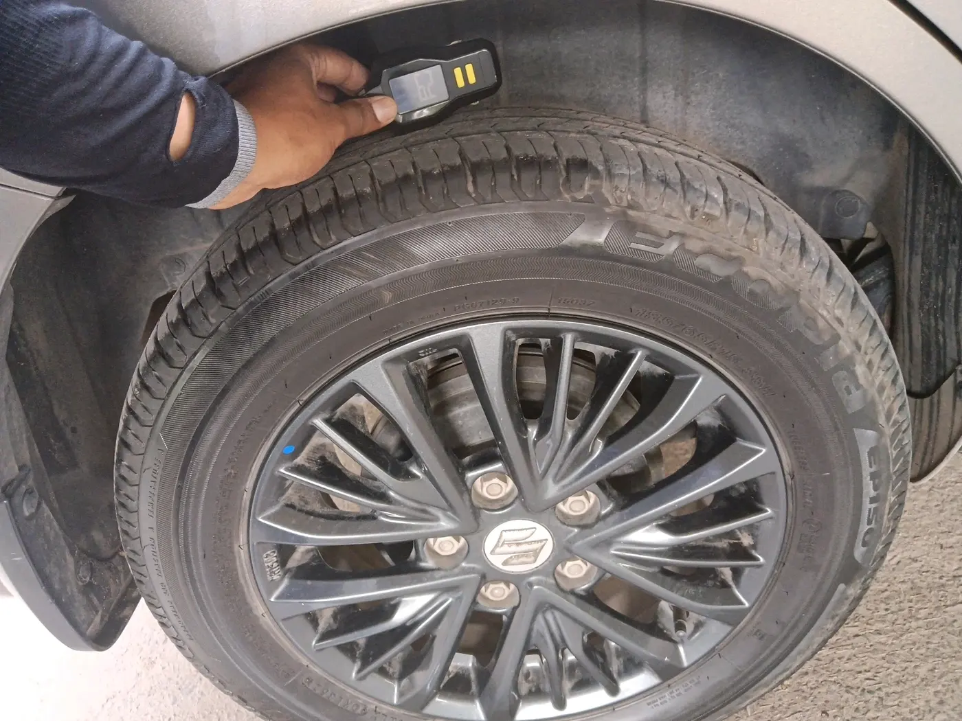 2021 Maruti Ertiga VXI CNG, CNG, Manual, 22,044 km, tyre