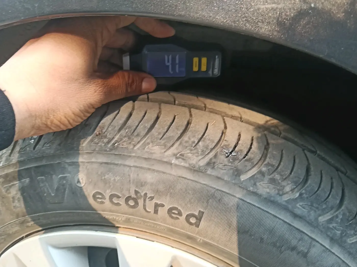 2014 Maruti Ertiga VXI, Petrol, Manual, 94,979 km, tyre
