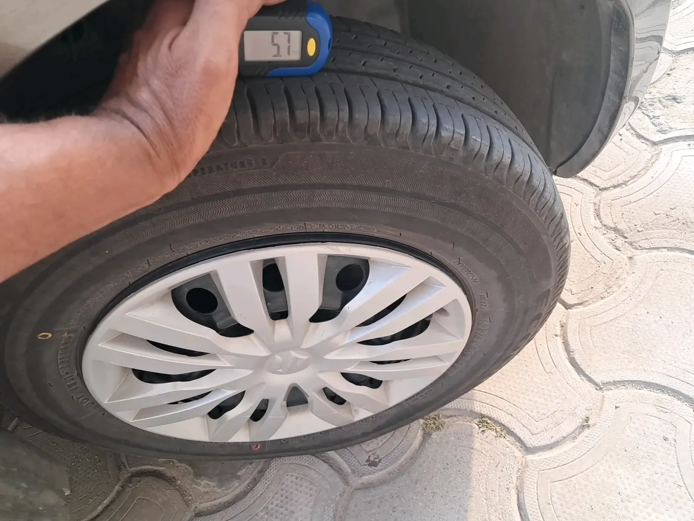 2023 Maruti Swift VXI AMT, Petrol, Automatic, 26,975 km, tyre