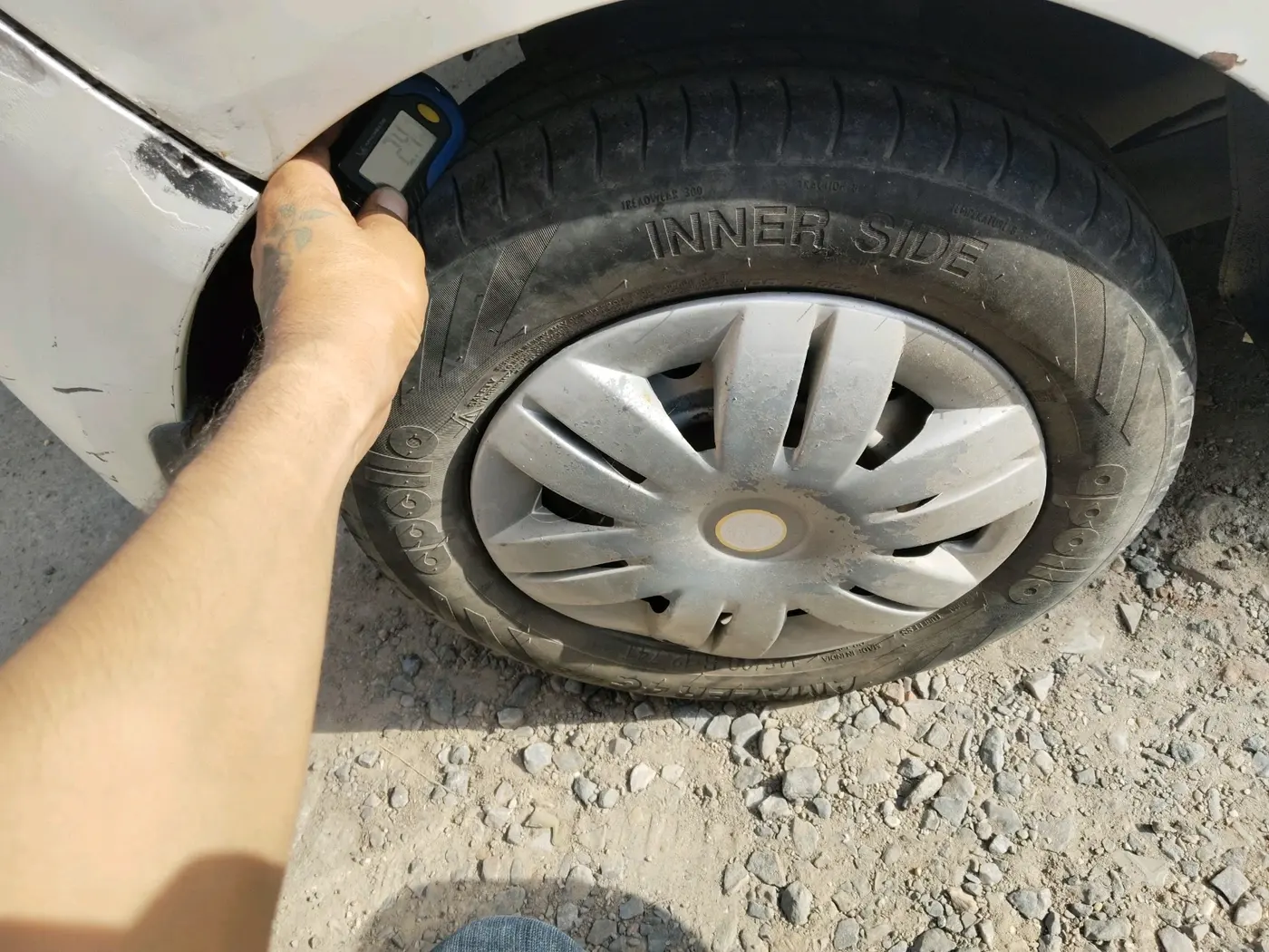 2011 Hyundai Eon ERA, Petrol, Manual, 73,301 km, tyre