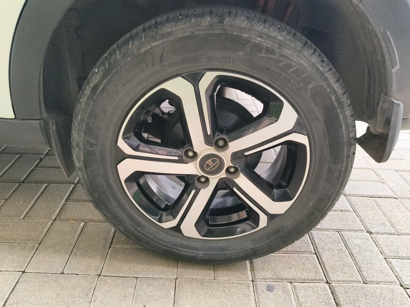 2022 Tata NEXON EV XZ PLUS LUX, Electric, Automatic, 45,236 km, tyre