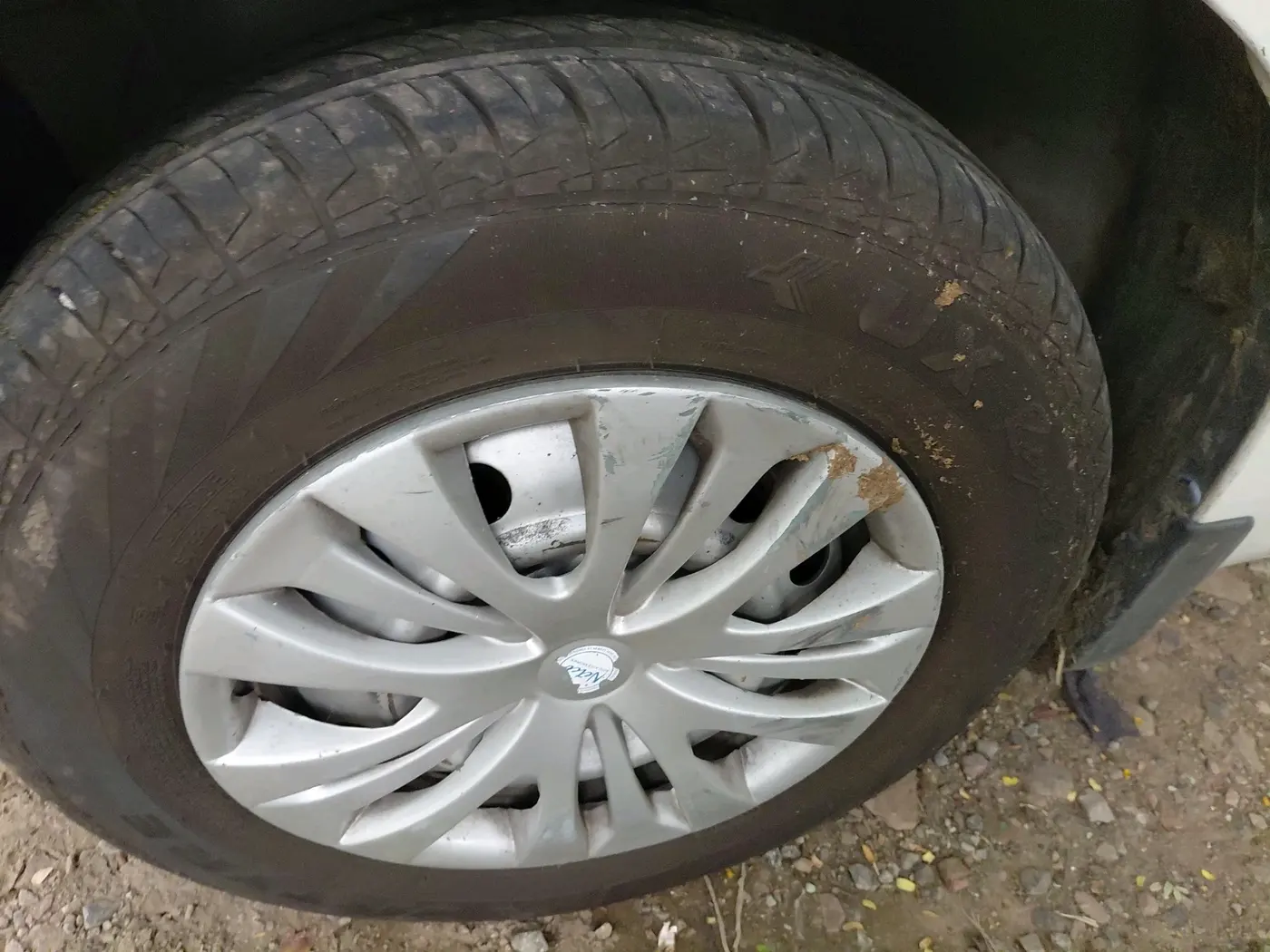 2012 Maruti Ritz VXI, CNG, Manual, 1,24,581 km, tyre