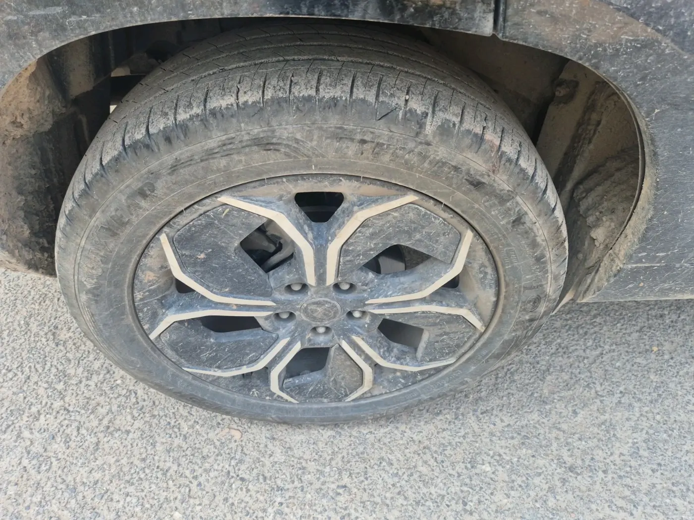 2024 Tata Curvv Accomplished Plus A 1.5 Diesel 6MT, Diesel, Manual, 65,827 km, tyre