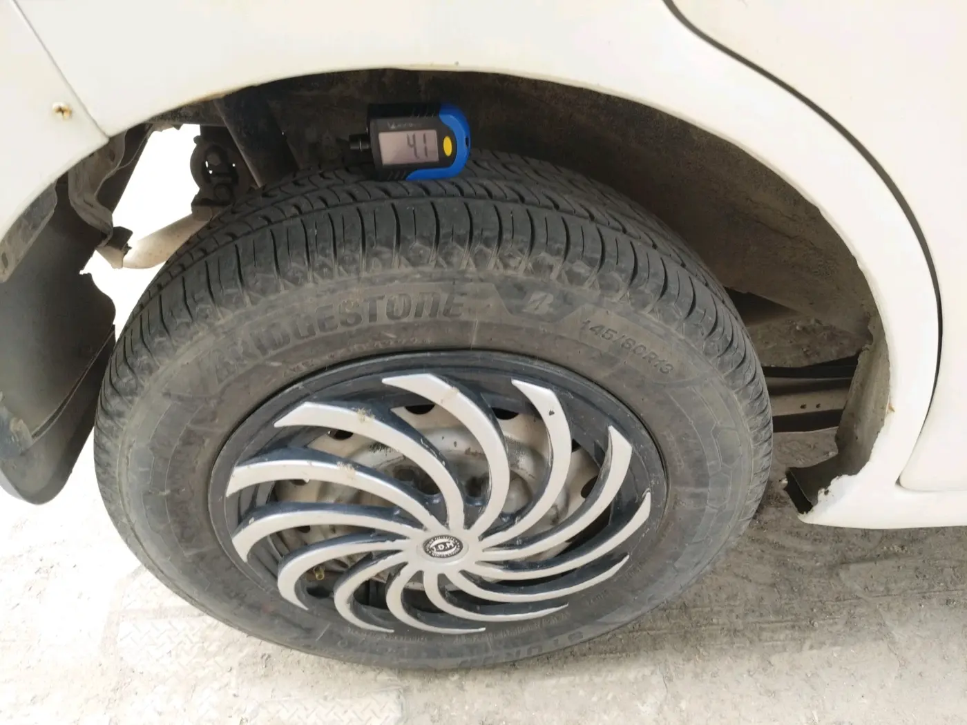 2016 Maruti Wagon R 1.0 LXI CNG, CNG, Manual, 96,382 km, tyre