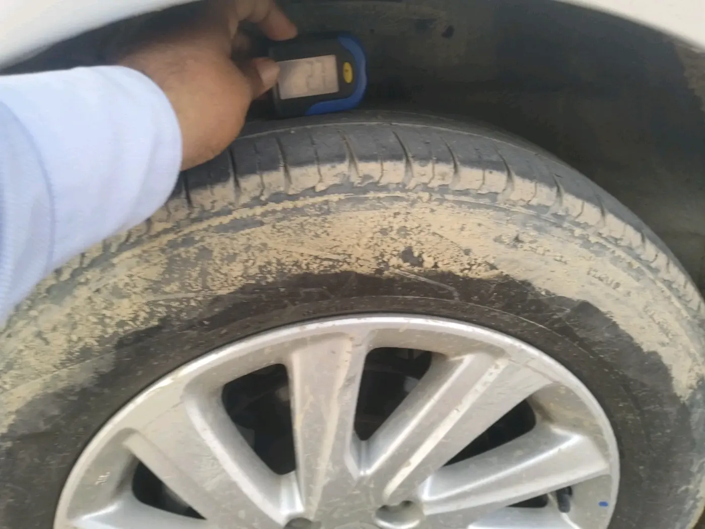 2017 Maruti Dzire ZDI, Diesel, Manual, 1,37,433 km, tyre