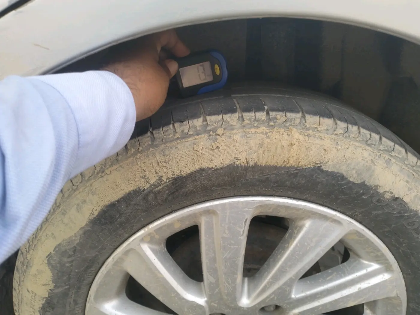 2017 Maruti Dzire ZDI, Diesel, Manual, 1,37,433 km, tyre