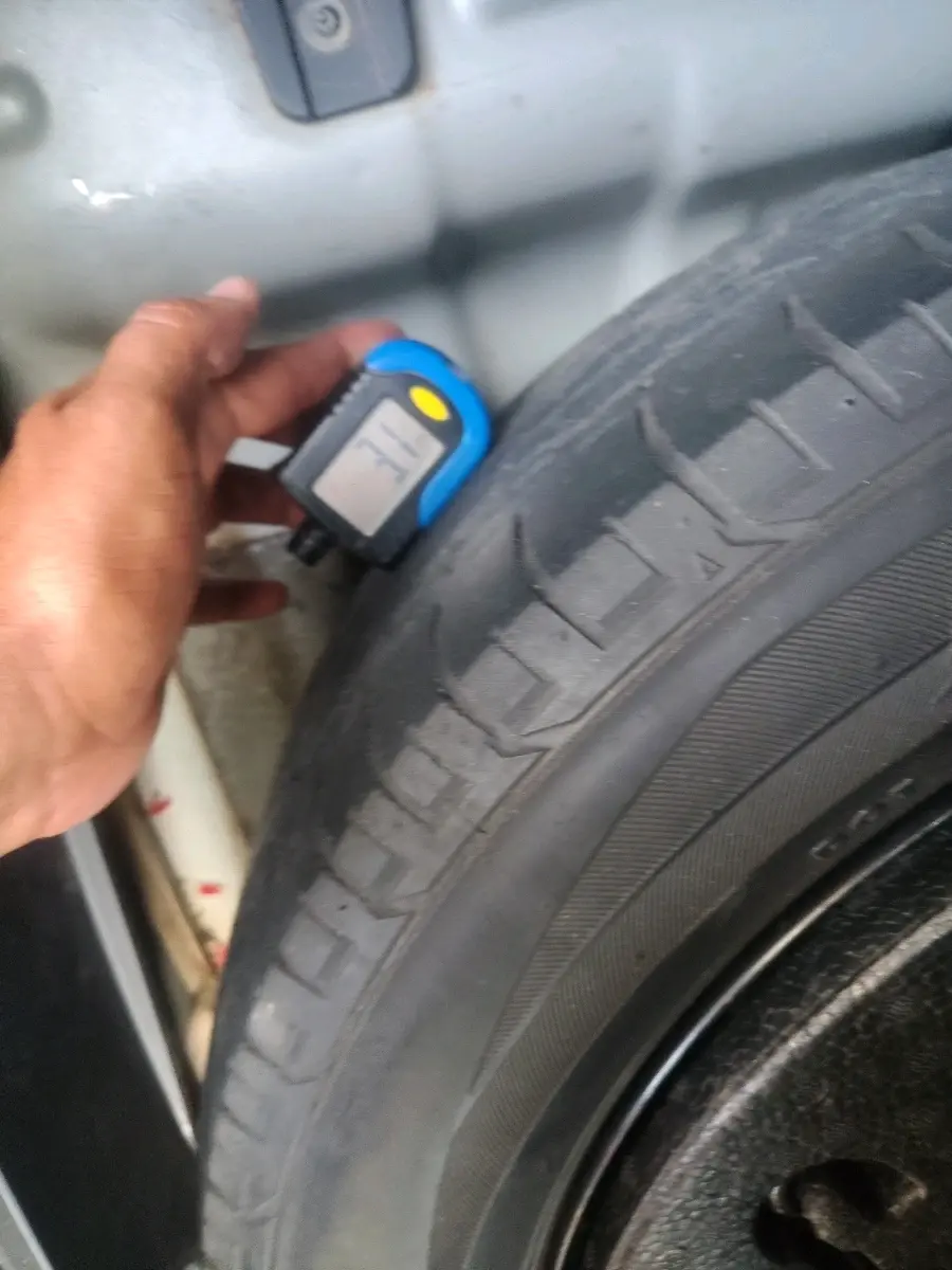 2016 Hyundai Creta SX PLUS AT 1.6 PETROL, Petrol, Automatic, 1,60,404 km, tyre