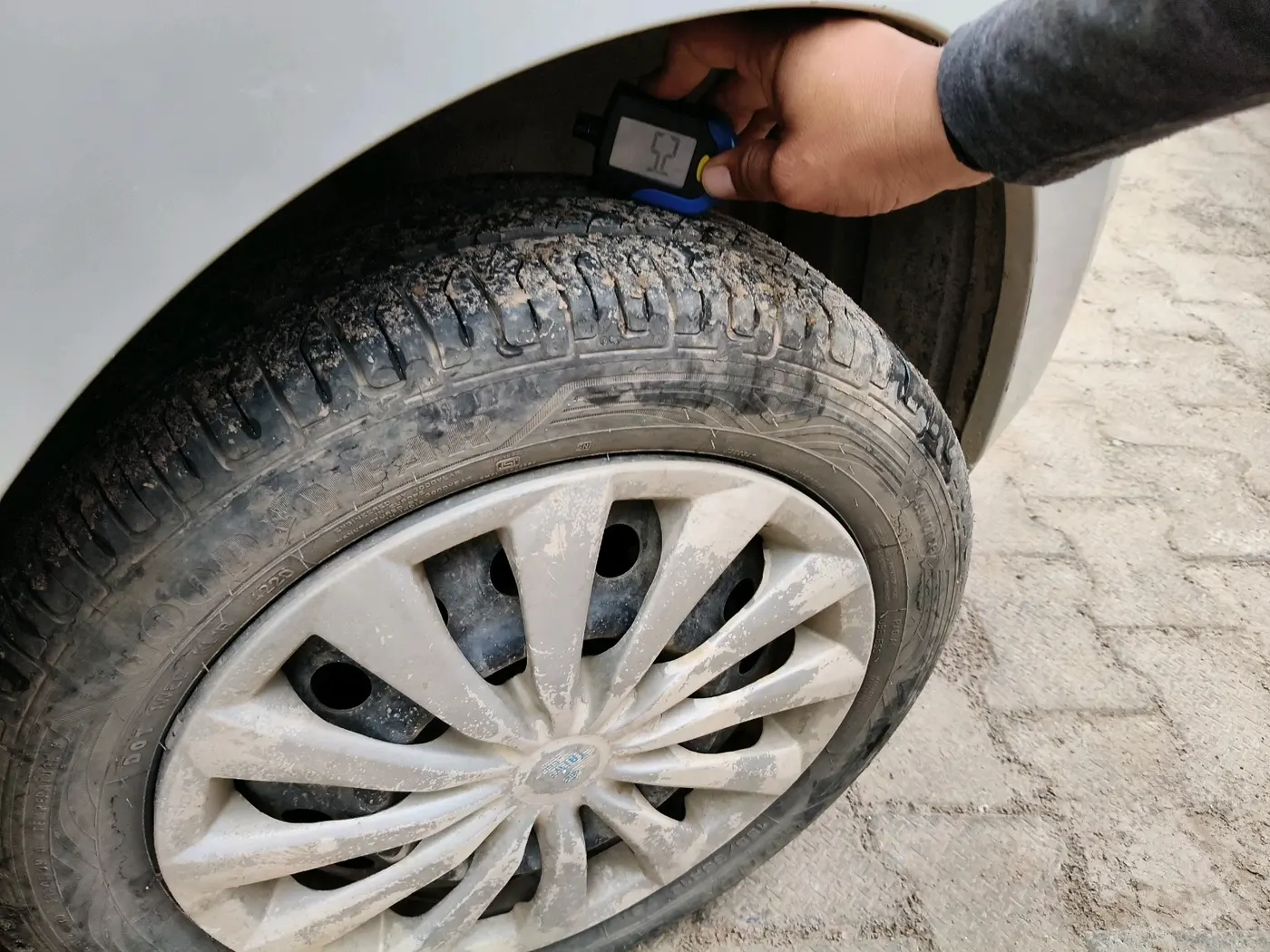 2011 Maruti Wagon R 1.0 VXI, Petrol, Manual, 56,027 km, tyre