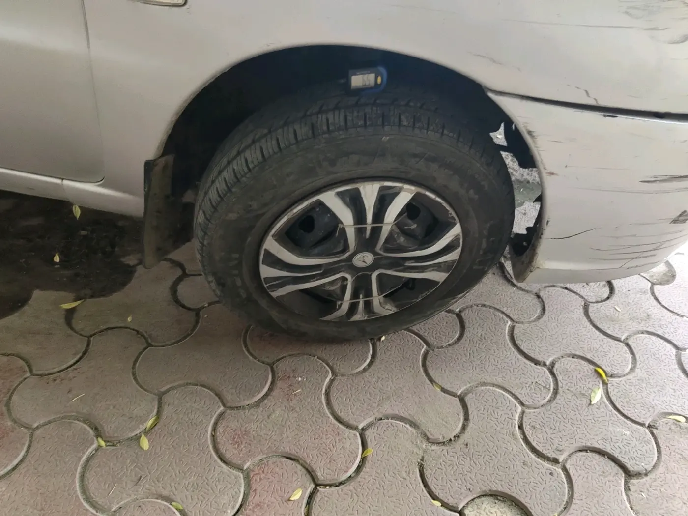 2016 Tata Indica EV2 LS, Diesel, Manual, 36,090 km, tyre