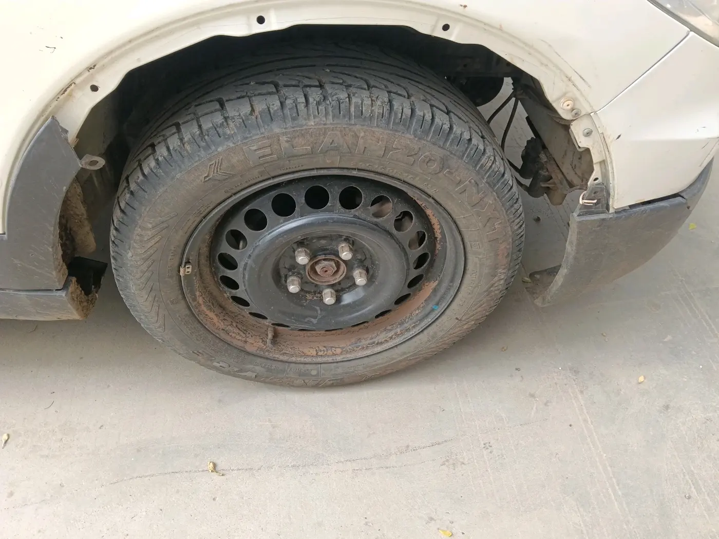 2017 Maruti S Cross ZETA 1.3, Diesel, Manual, 76,966 km, tyre