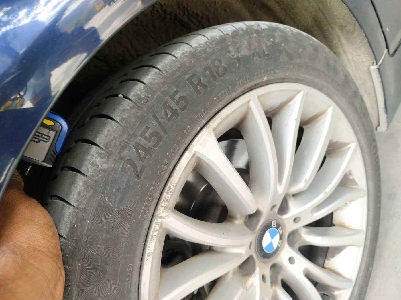 2014 BMW 5 Series 520D LUXURY LINE, Diesel, Automatic, 1,32,698 km, tyre