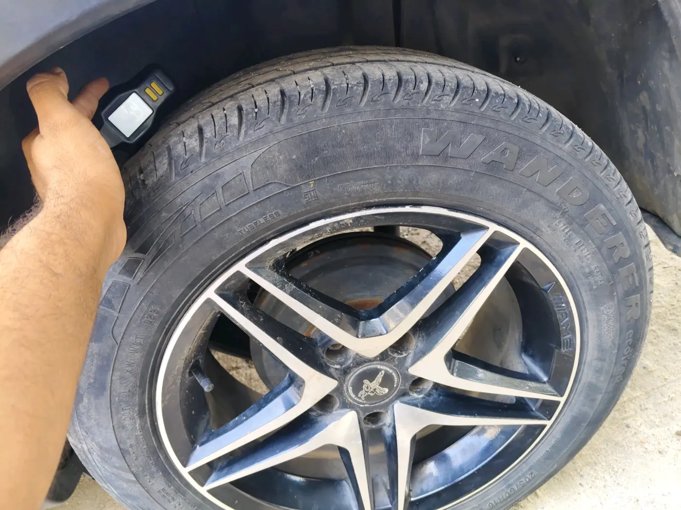 2021 Maruti Vitara Brezza VXI, Petrol, Manual, 33,719 km, tyre