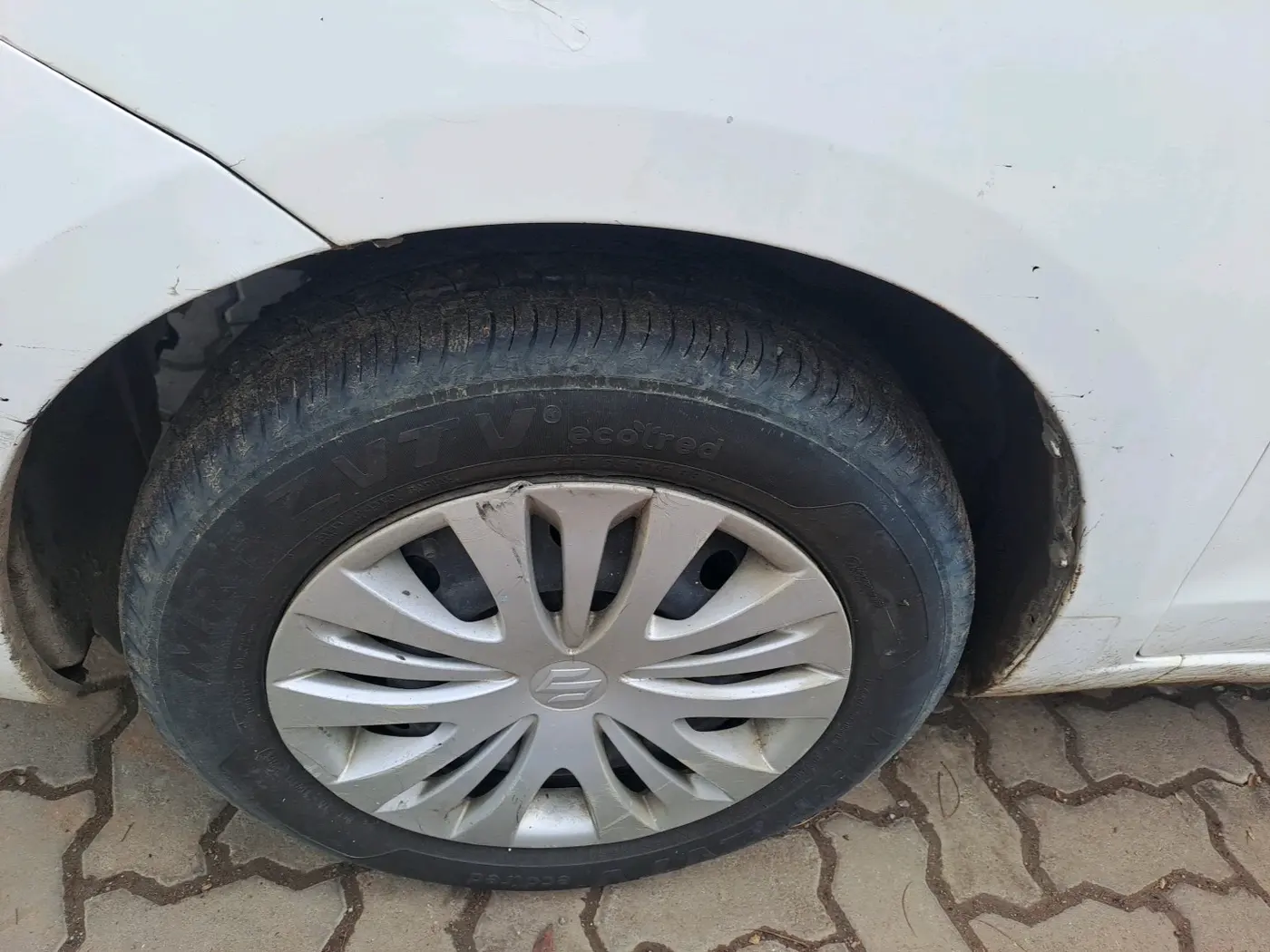 2013 Maruti Ertiga VXI CNG, CNG, Manual, 2,99,257 km, tyre