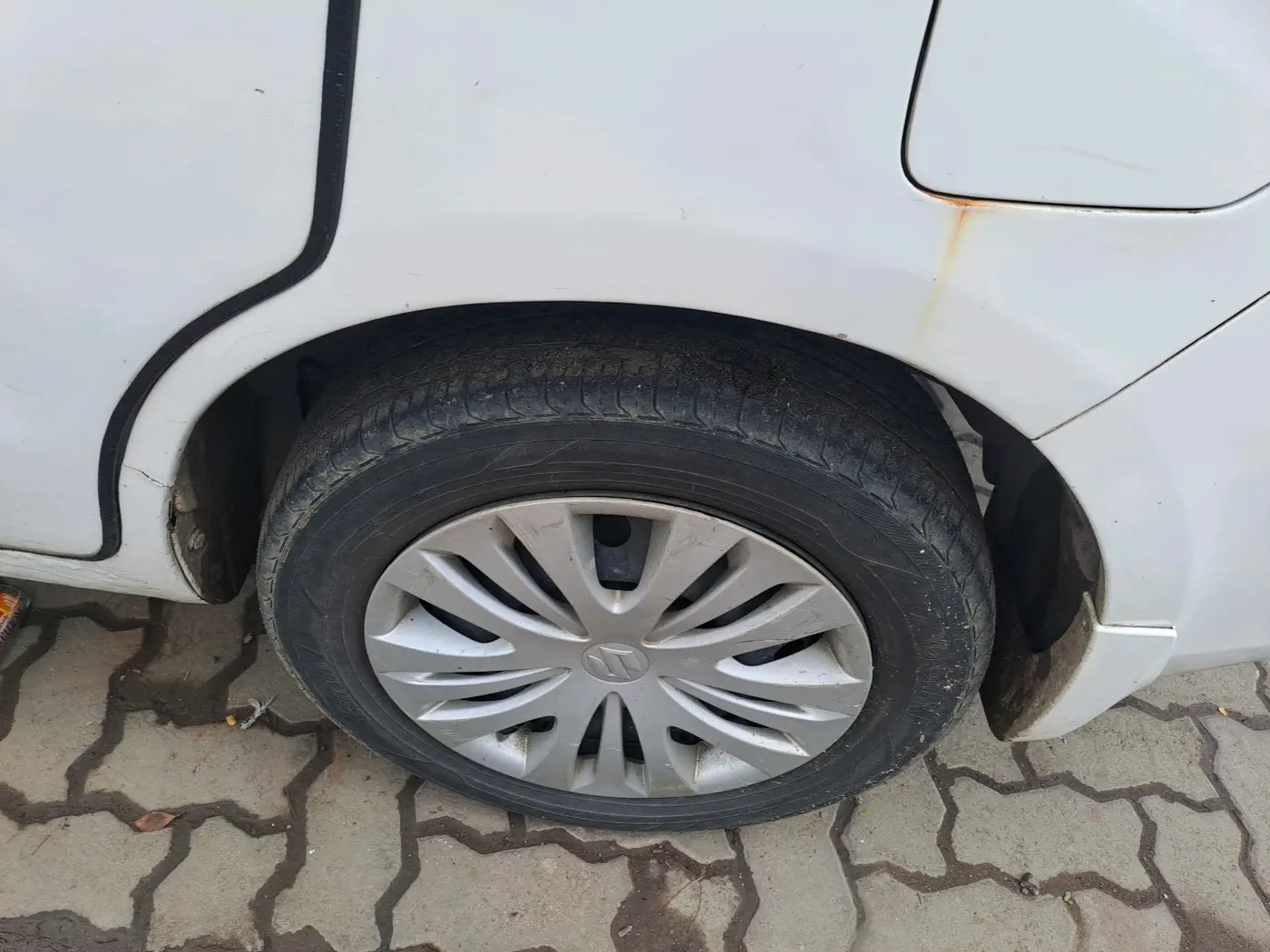 2013 Maruti Ertiga VXI CNG, CNG, Manual, 2,99,257 km, tyre