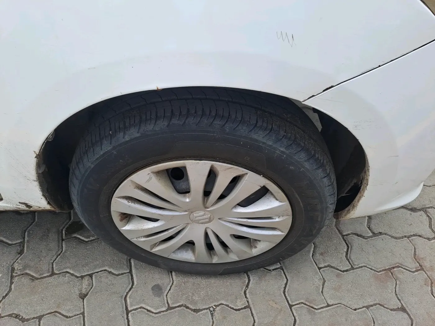 2013 Maruti Ertiga VXI CNG, CNG, Manual, 2,99,257 km, tyre