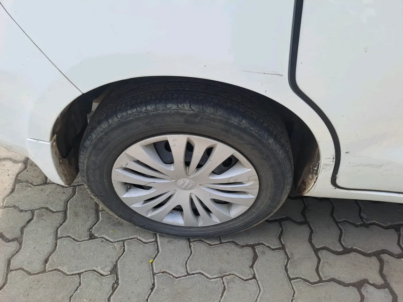 2013 Maruti Ertiga VXI CNG, CNG, Manual, 2,99,257 km, tyre