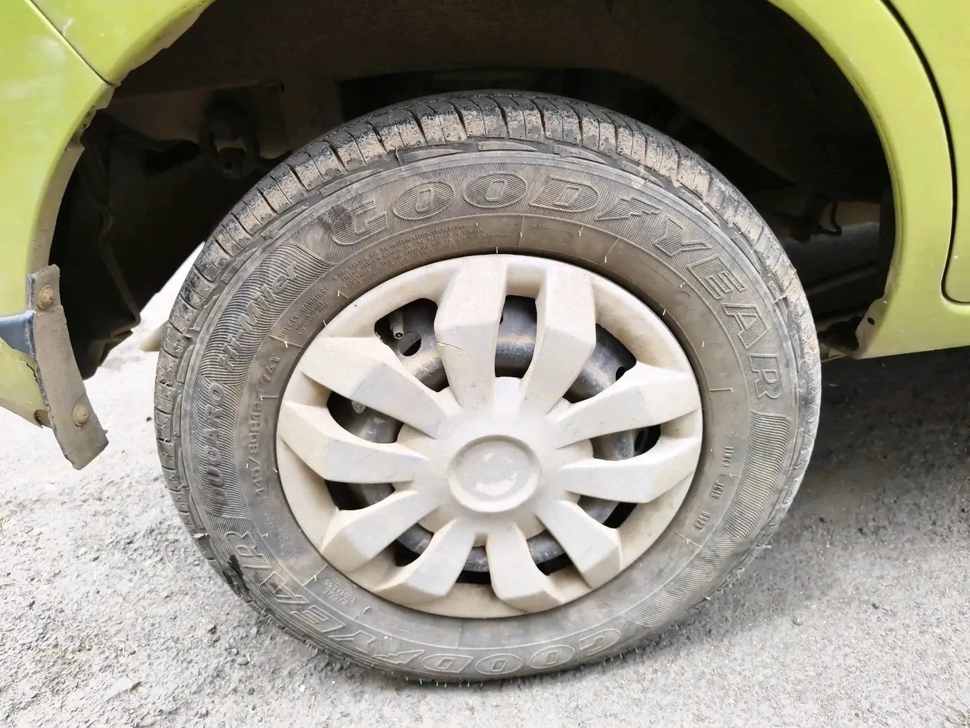 2016 Maruti Alto 800 LXI CNG, CNG, Manual, 96,897 km, tyre