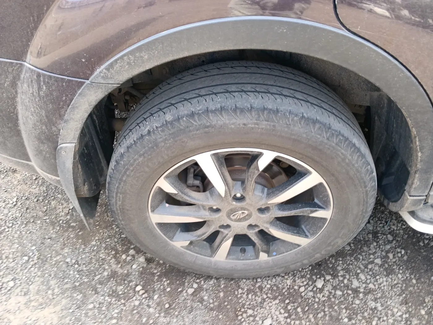 2018 Mahindra XUV500 W11, Diesel, Manual, 1,23,977 km, tyre