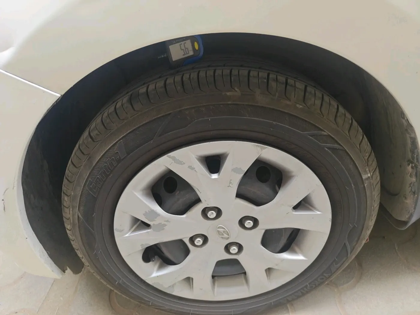 2016 Hyundai Grand i10 SPORTZ 1.2 KAPPA VTVT, CNG, Manual, 96,582 km, tyre