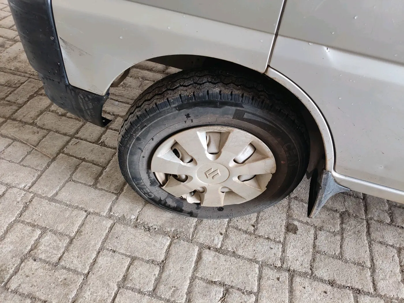 2022 Maruti Eeco 5 STR AC CNG (O), CNG, Manual, 31,269 km, tyre
