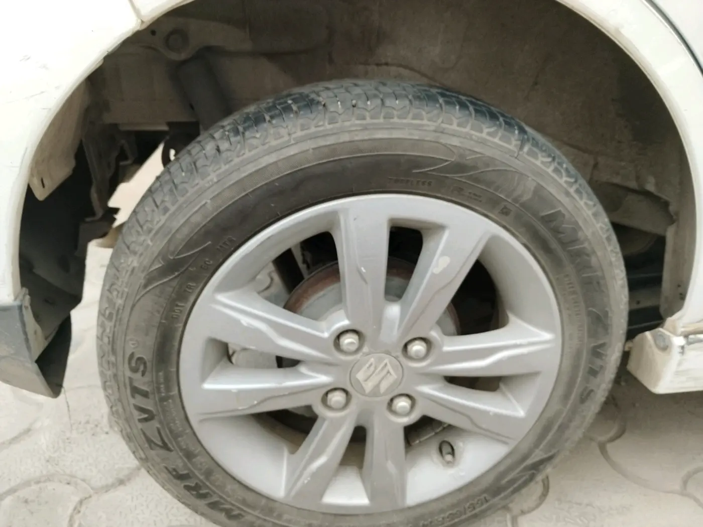2014 Maruti Wagon R 1.0 VXI, Petrol, Manual, 25,561 km, tyre