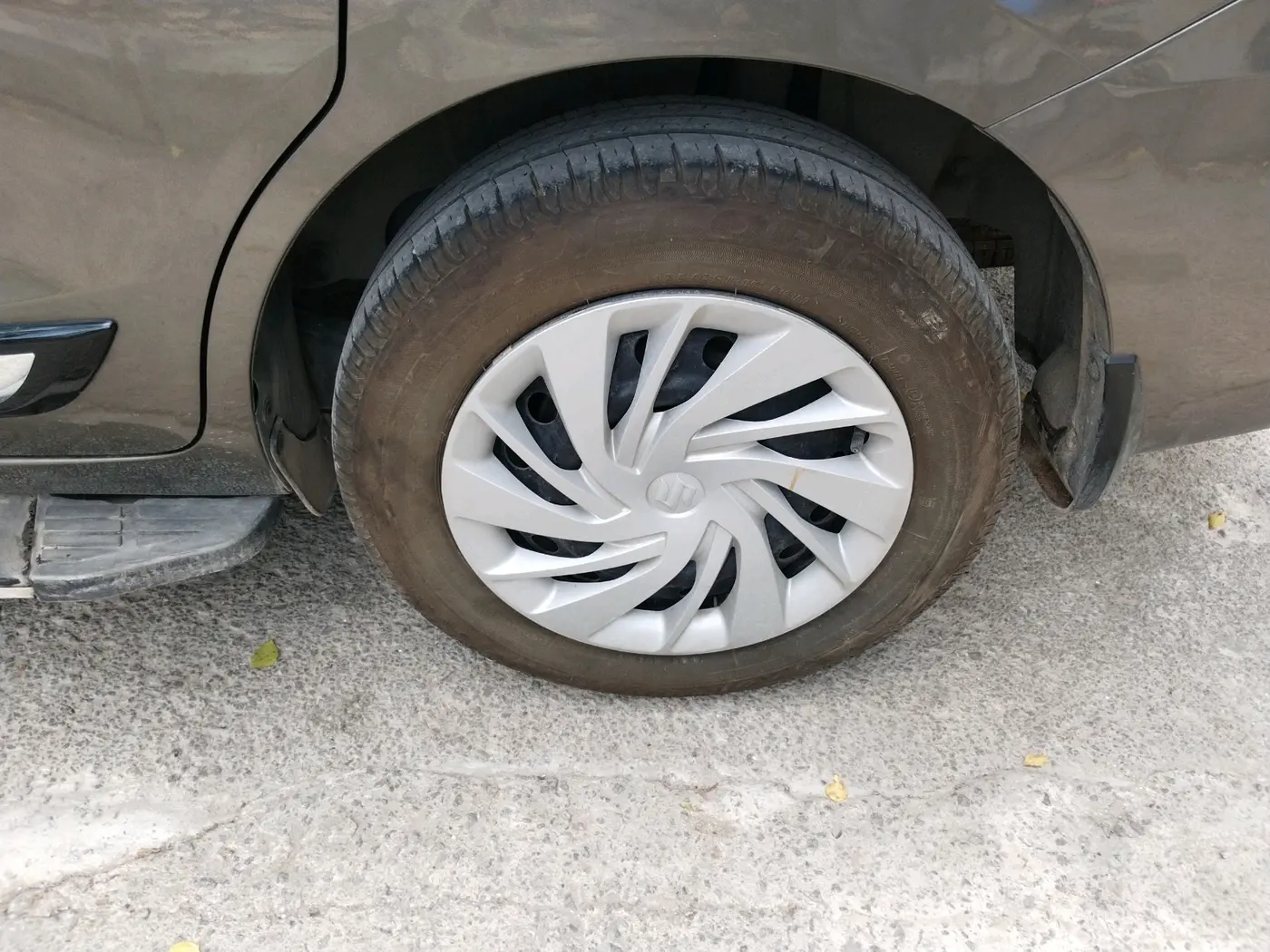 2023 Maruti Ertiga VXi (O), Petrol, Manual, 12,419 km, tyre