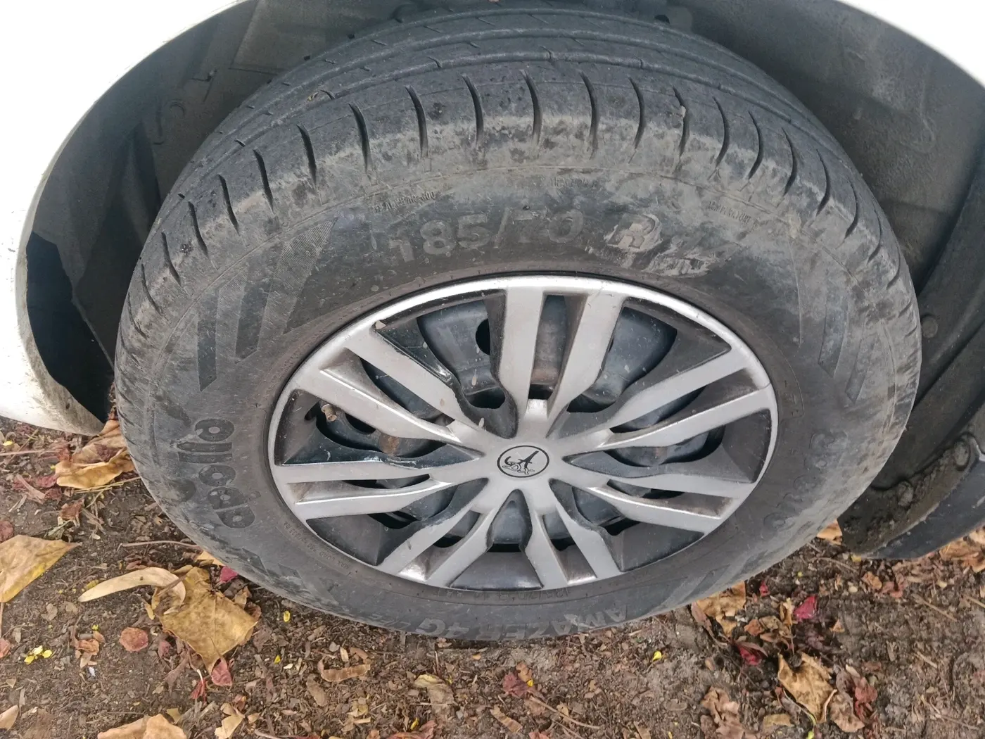 2014 Maruti Swift Dzire VDI, Diesel, Manual, 1,70,202 km, tyre