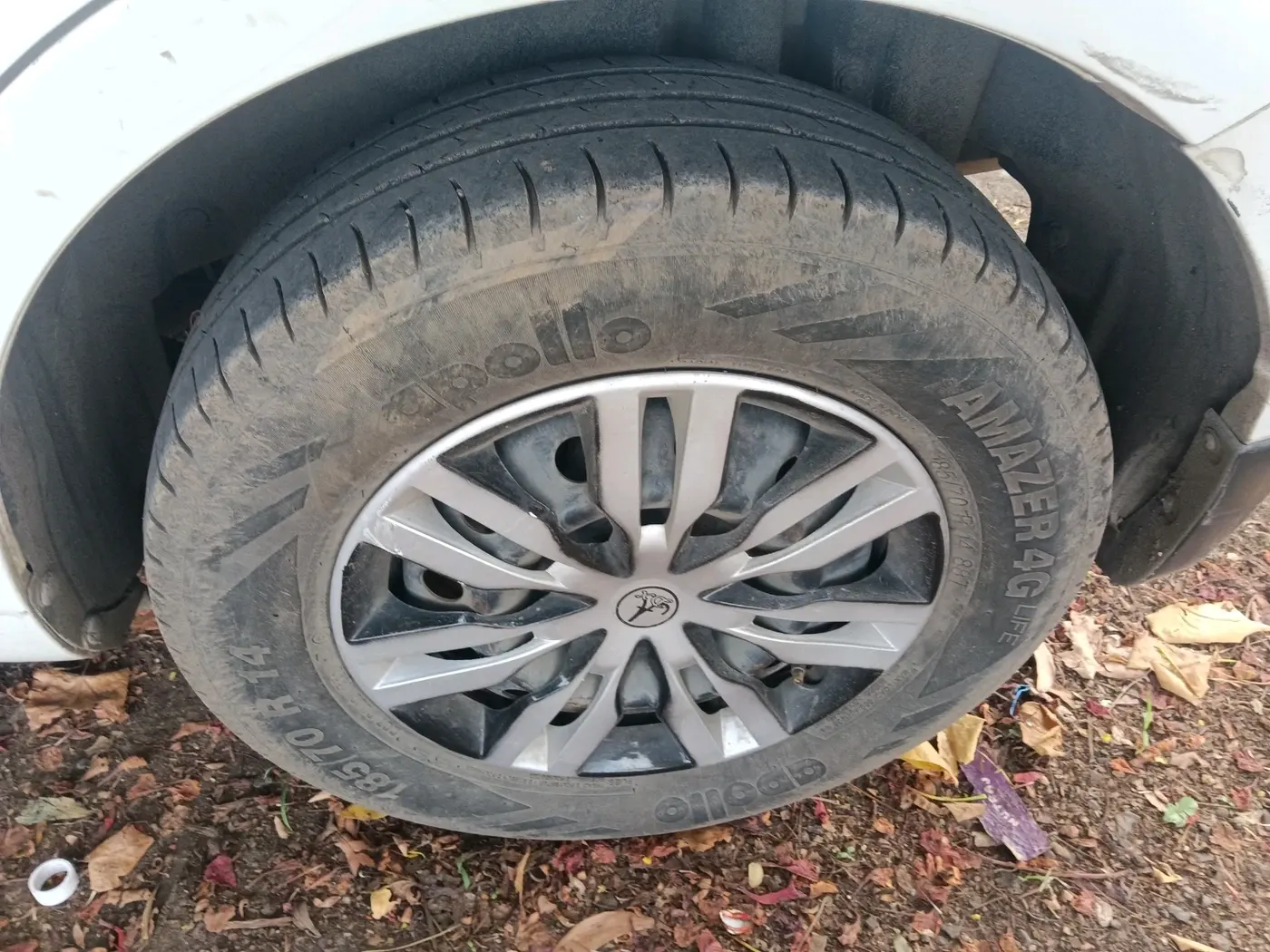 2014 Maruti Swift Dzire VDI, Diesel, Manual, 1,70,202 km, tyre