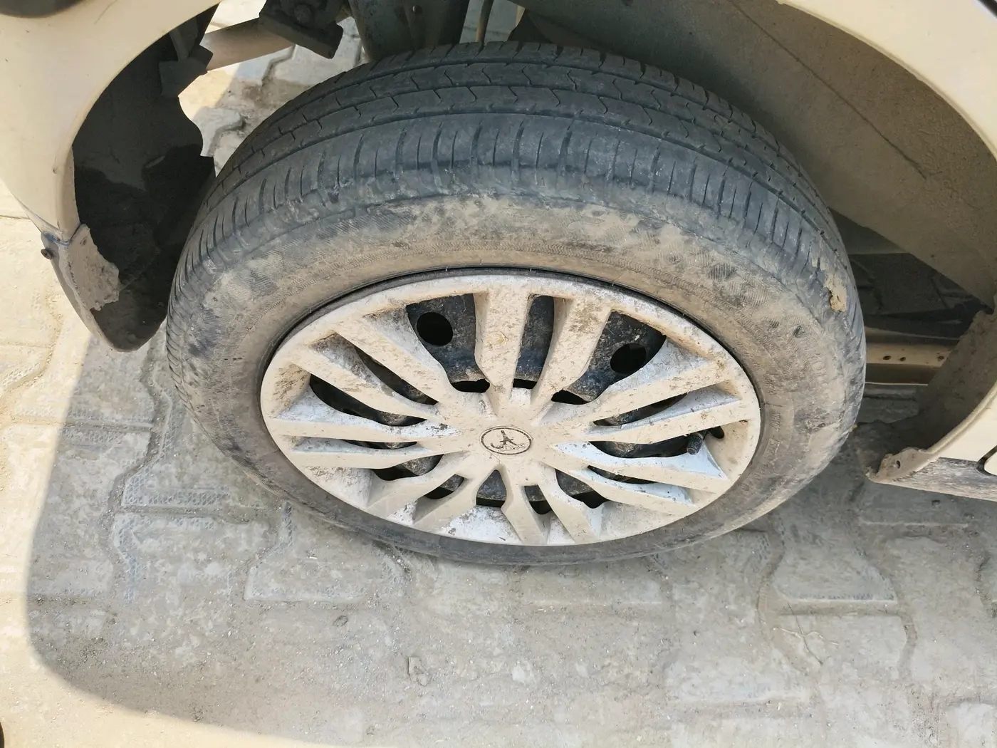 2018 Maruti Wagon R 1.0 VXI, CNG, Manual, 42,156 km, tyre