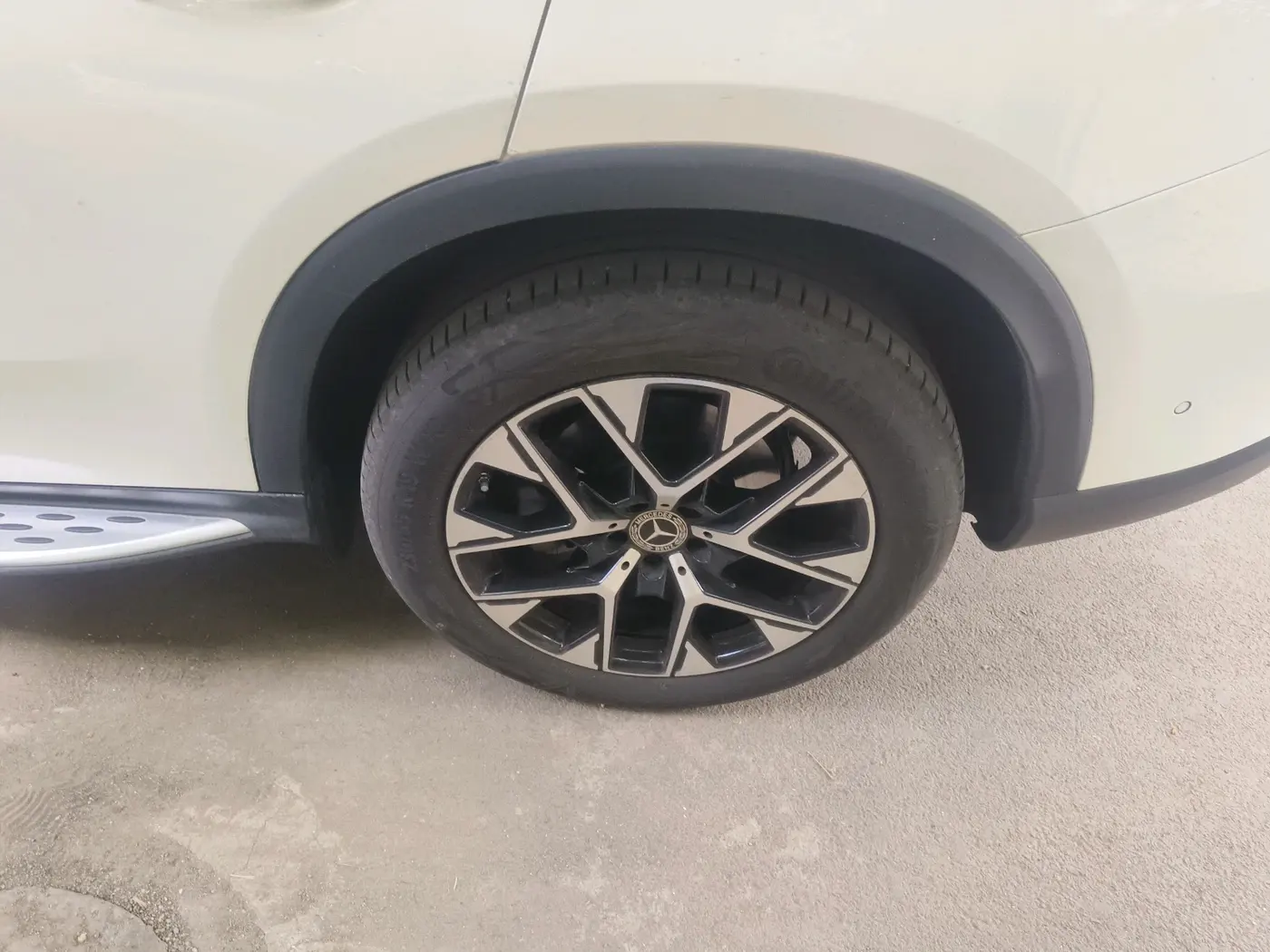 2025 Mercedes Benz GLC CLASS 300 4MATIC, Petrol, Automatic, 9,136 km, tyre