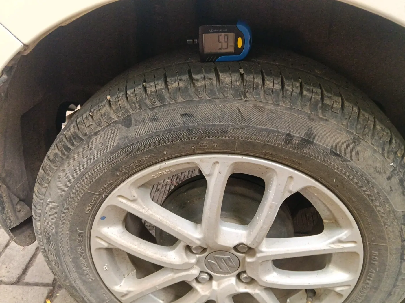 2023 Maruti Swift ZXI, Petrol, Manual, 34,649 km, tyre
