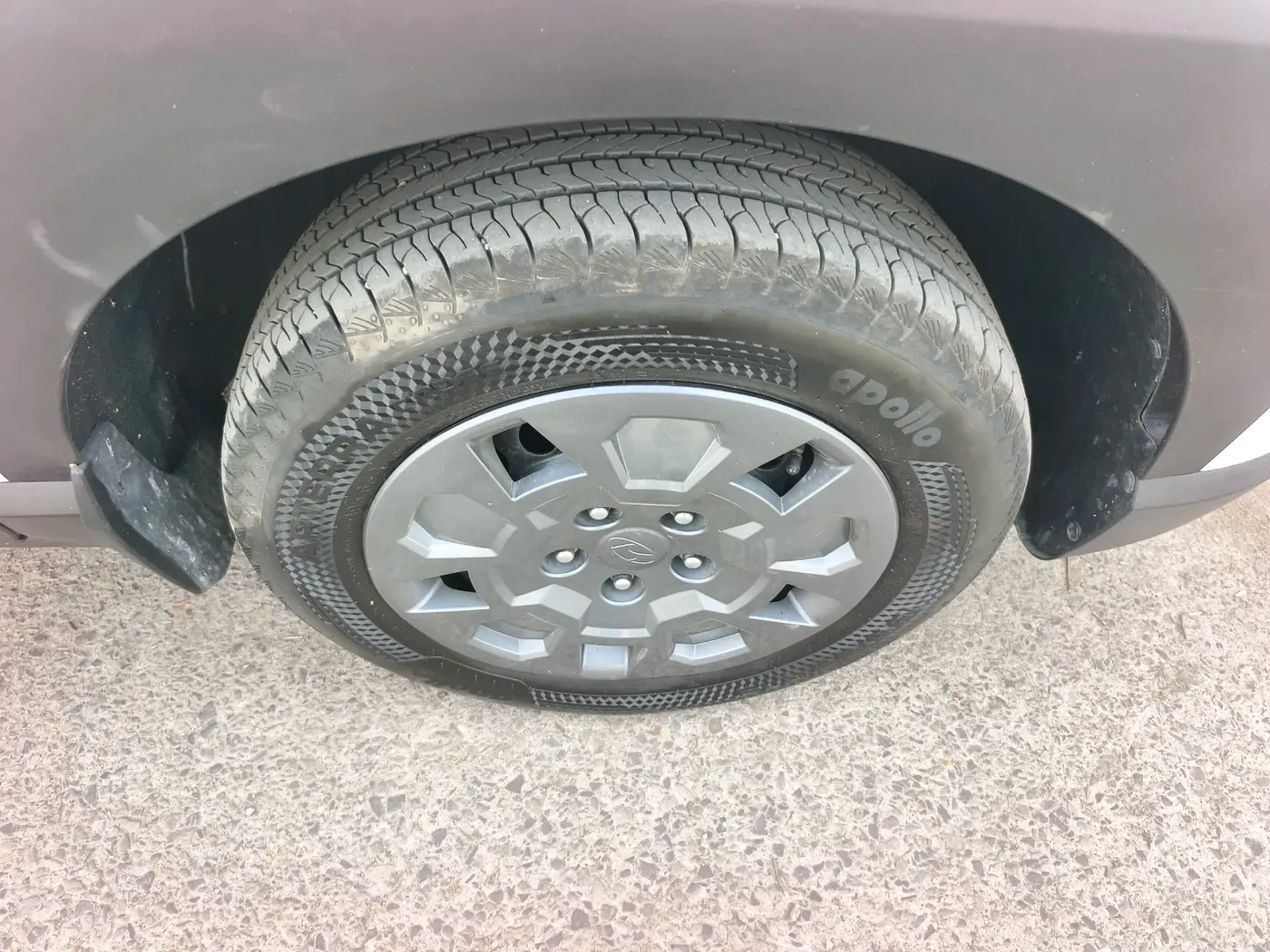 2026 Hyundai VENUE HX 2 1.2 Petrol MT, Petrol, Manual, 3,989 km, tyre