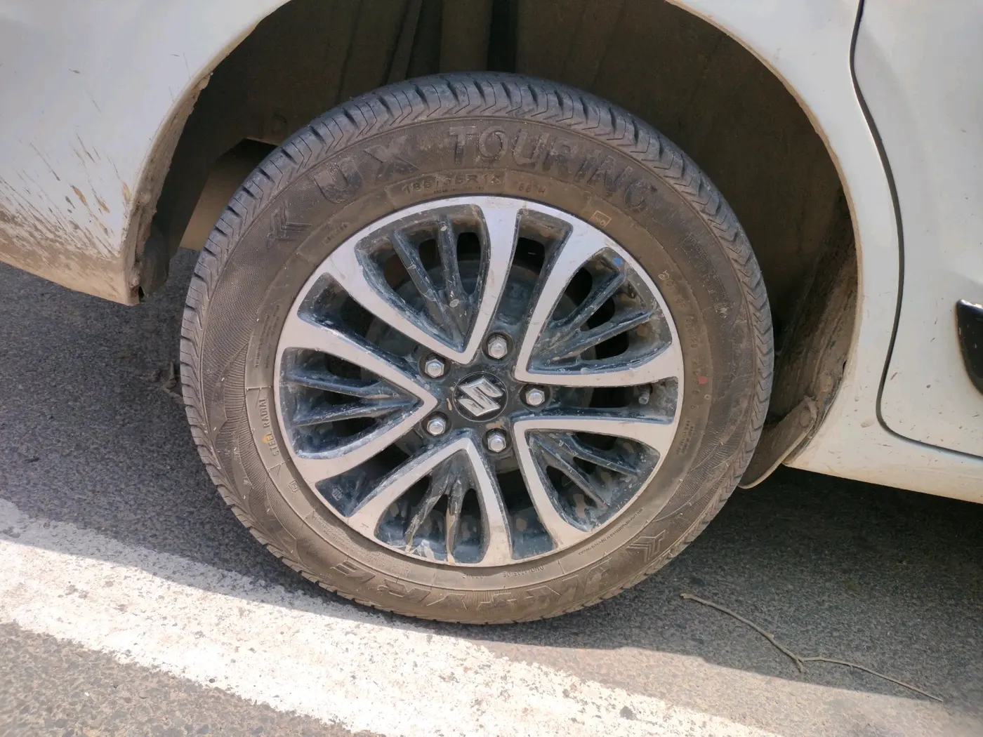 2024 Maruti Ertiga ZXI (O) CNG, CNG, Manual, 1,15,187 km, tyre