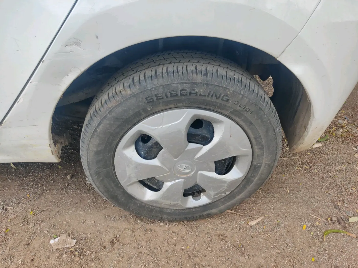 2020 Tata Tiago XT PETROL, Petrol, Manual, 60,478 km, tyre