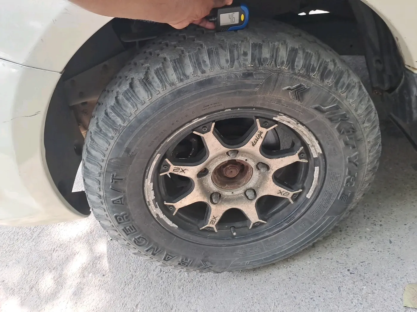 2018 Tata Safari Storme 2.2 EX 4X2, Diesel, Manual, 96,641 km, tyre