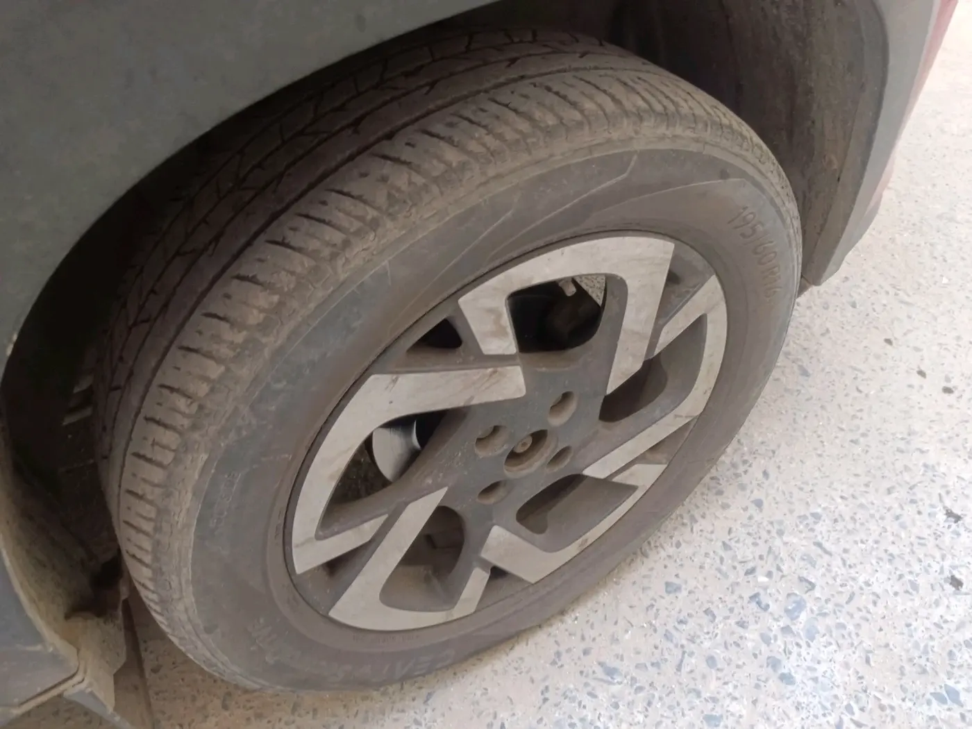 2022 Nissan MAGNITE XV PREMIUM, Petrol, Manual, 52,400 km, tyre