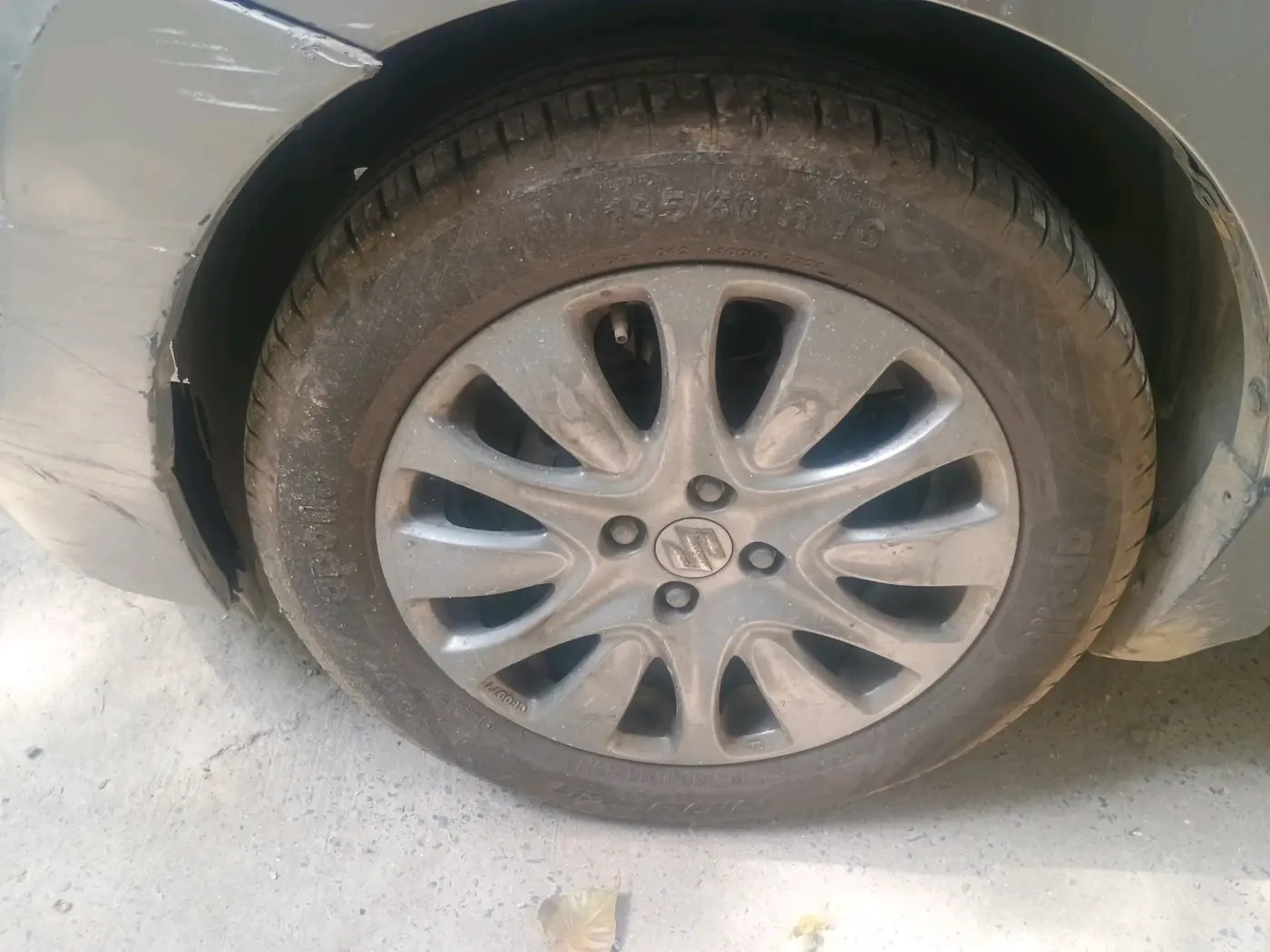 2016 Maruti Baleno ALPHA PETROL 1.2, CNG, Manual, 1,14,388 km, tyre