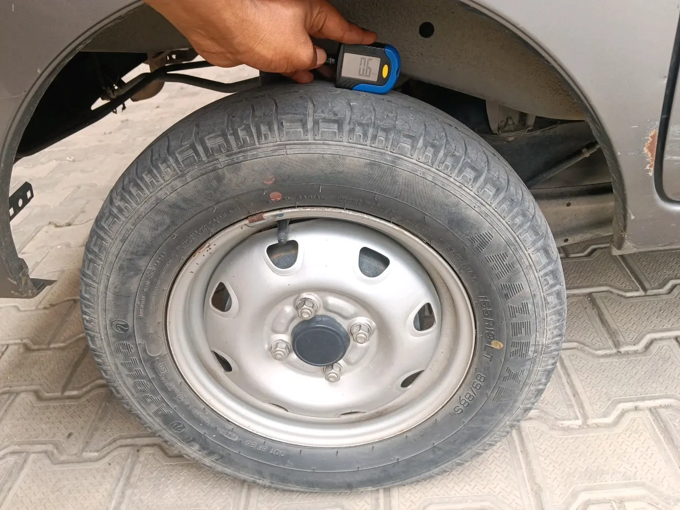 2018 Maruti Eeco 7 STR, Petrol, Manual, 37,134 km, tyre